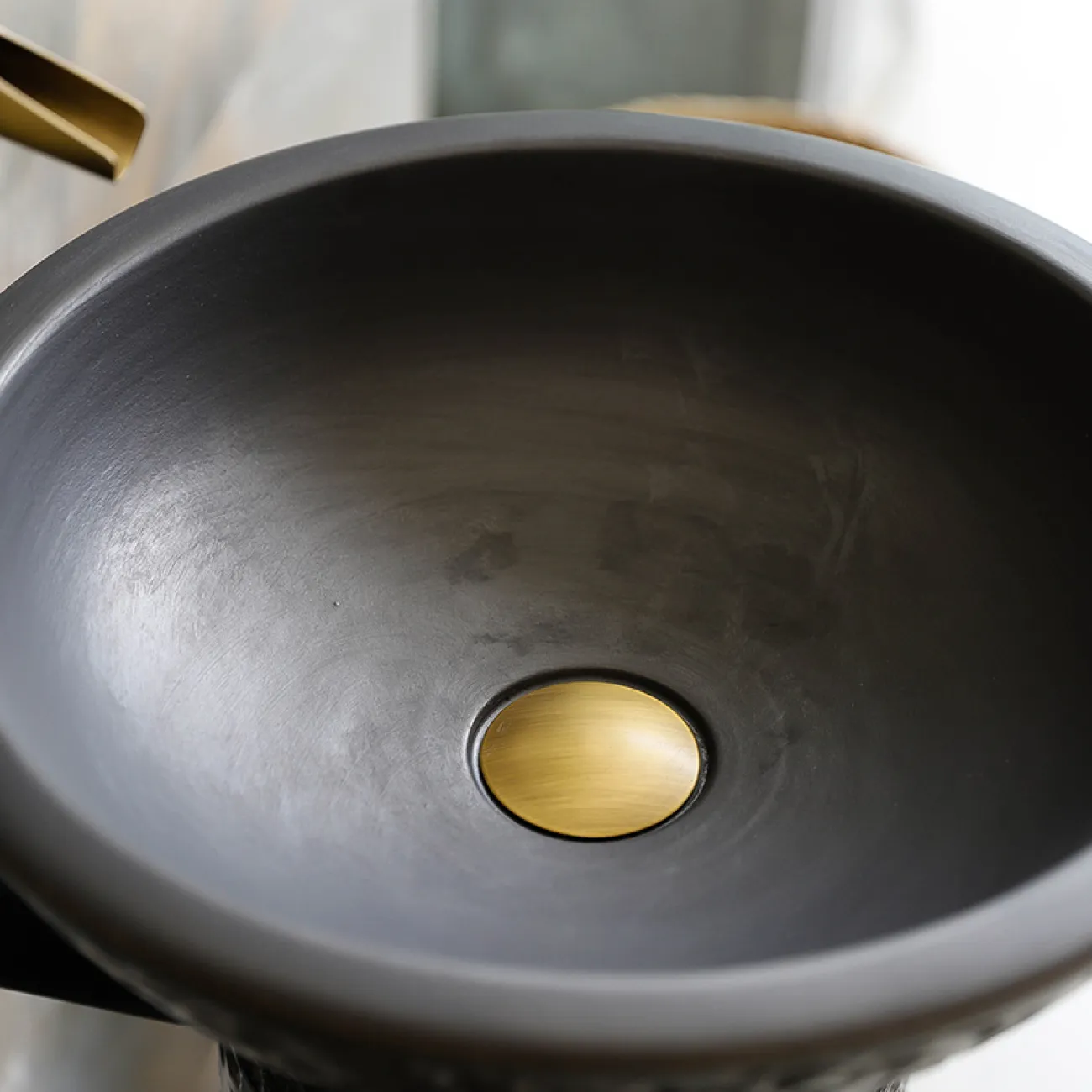 Керамический креативный умывальник  для ванной комнаты LaLume MB20621-23