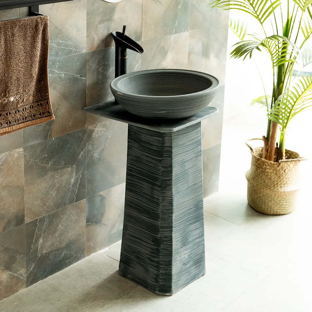 Керамический креативный умывальник  для ванной комнаты LaLume MB20620-23