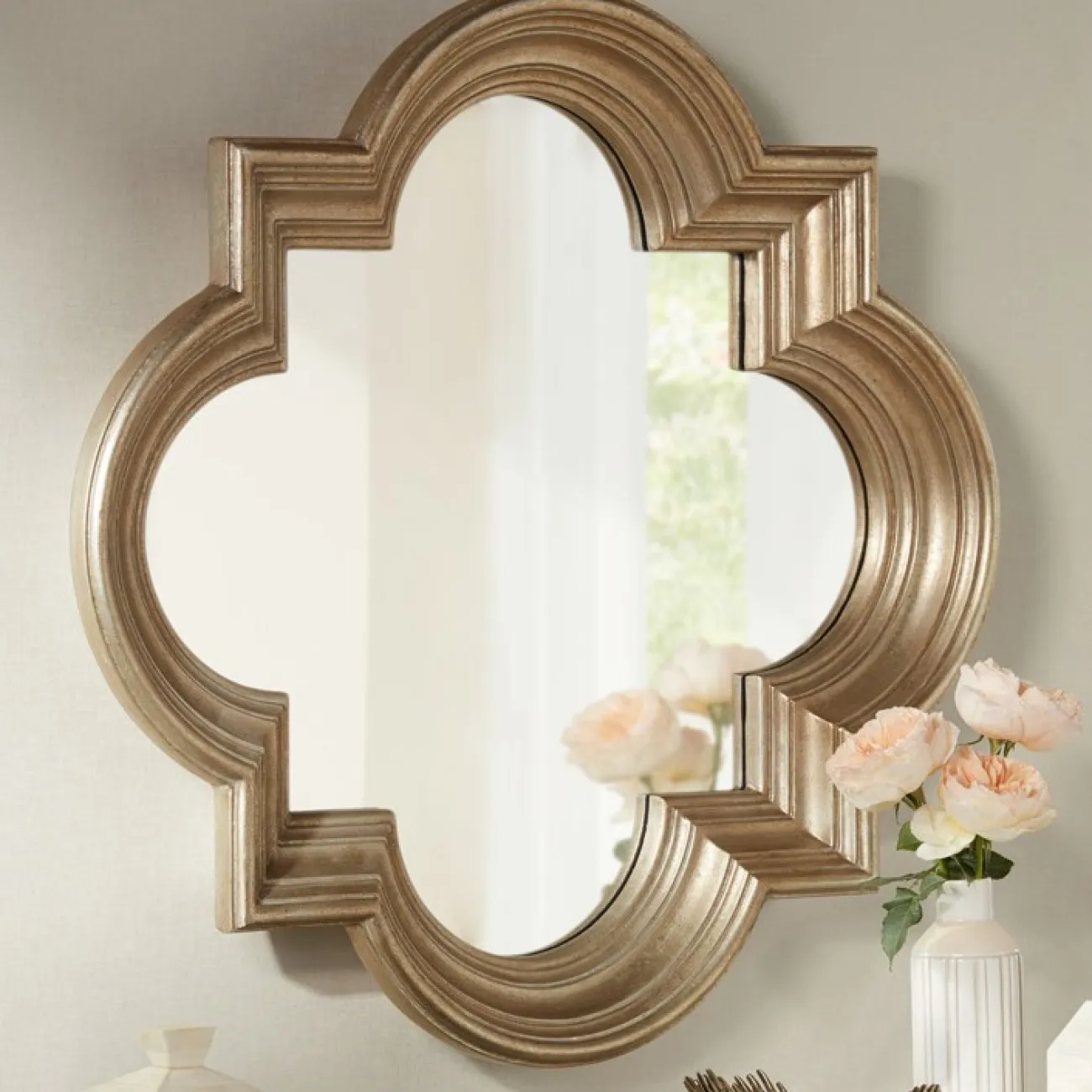 Зеркало в деревяной раме для гостиной LaLume DK20925-23