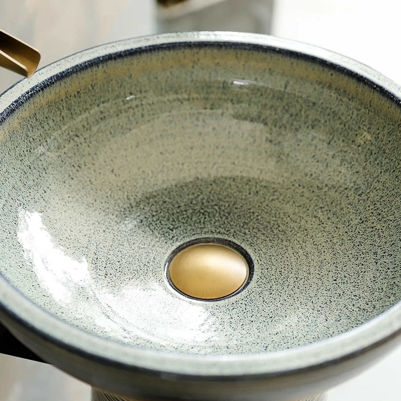 Открытый керамический круглый умывальник для ванной комнаты LaLume MB20500-23 Открытый керамический круглый умывальник для ванной комнаты LaLume MB20500-23