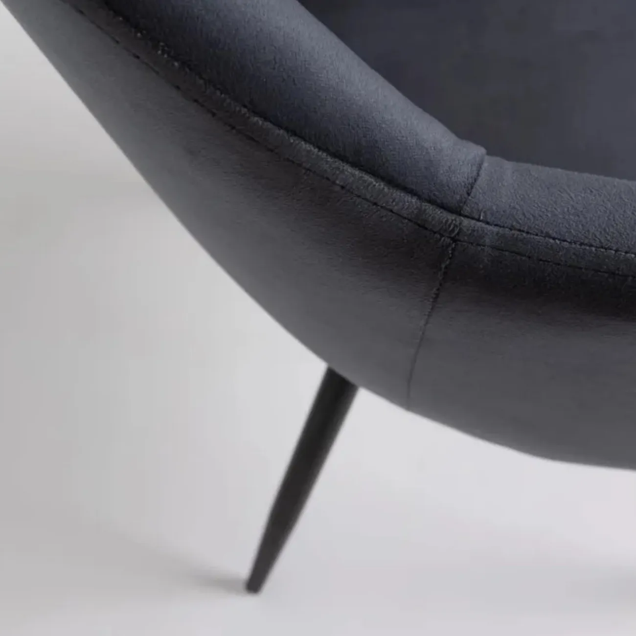 Стул тёмно-серый с подлокотниками LaLume 37015-29