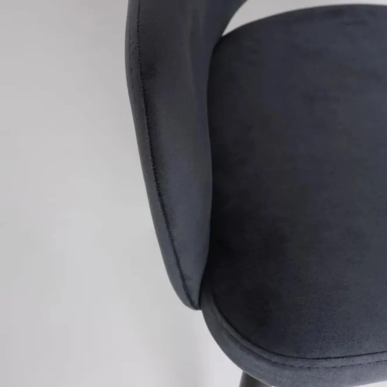 Стул тёмно-серый с подлокотниками LaLume 37015-29