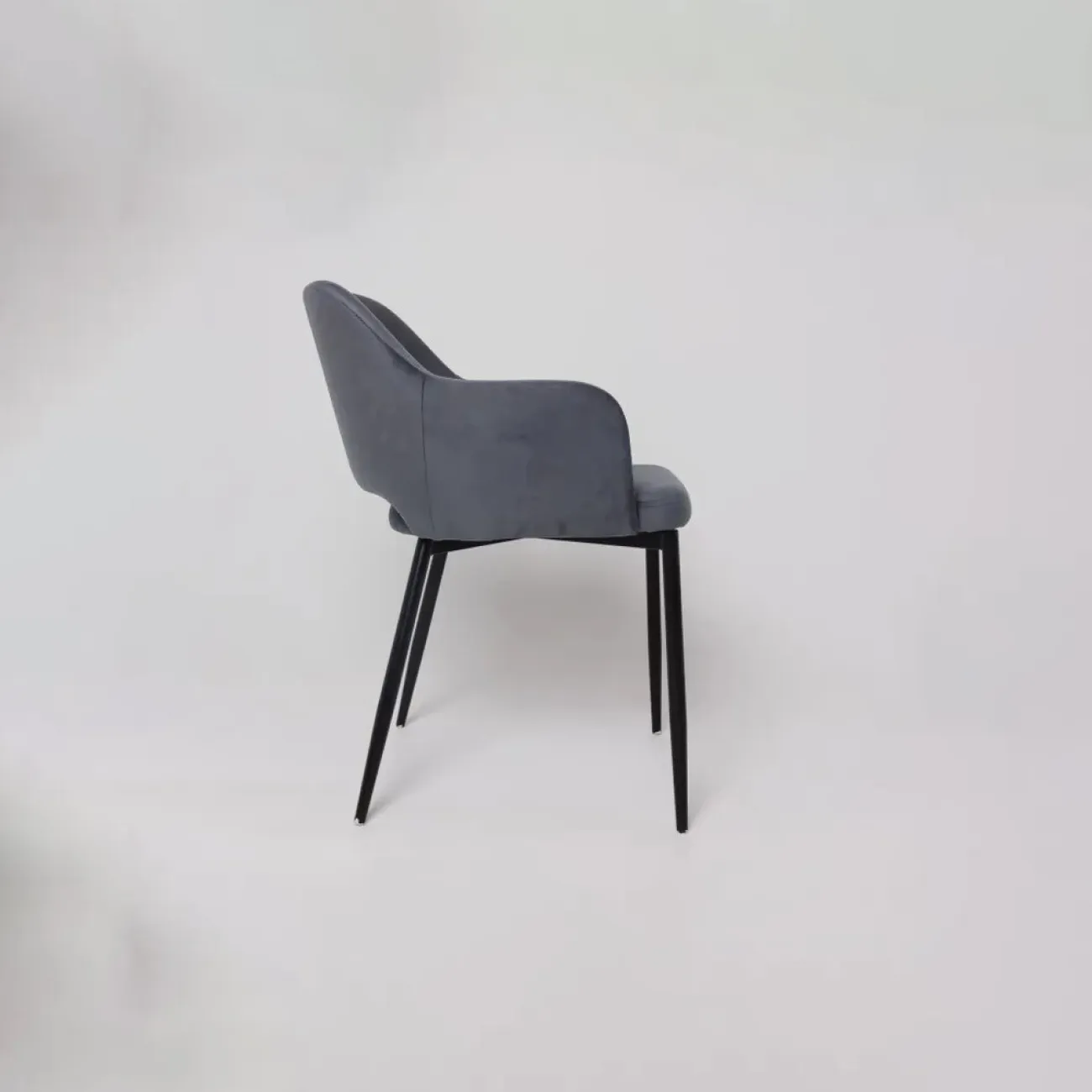 Стул тёмно-серый с подлокотниками LaLume 37015-29