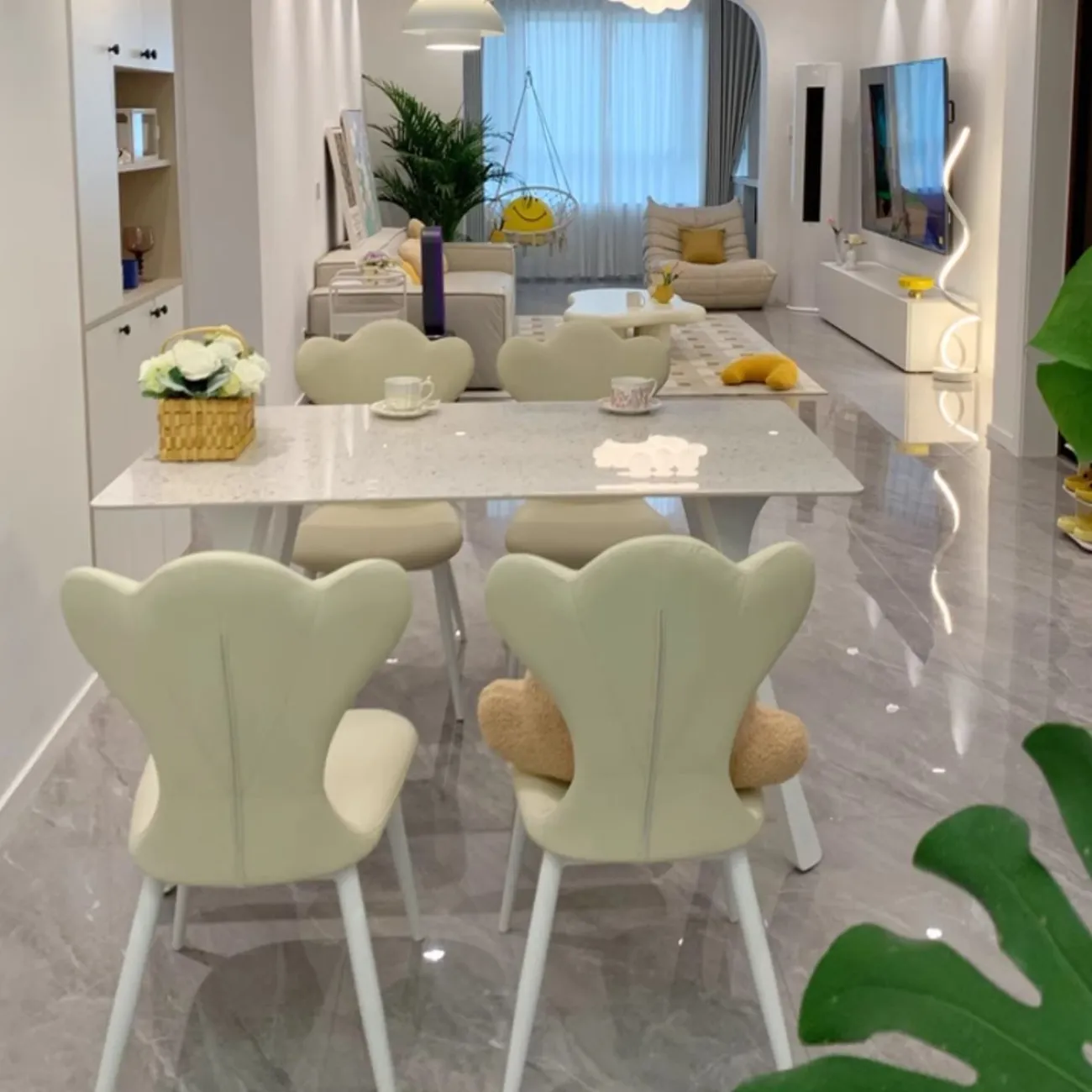 Обеденный стол прямоугольной формы из натурального камня BANG 36479-29 Обеденный стол прямоугольной формы из натурального камня BANG 36479-29