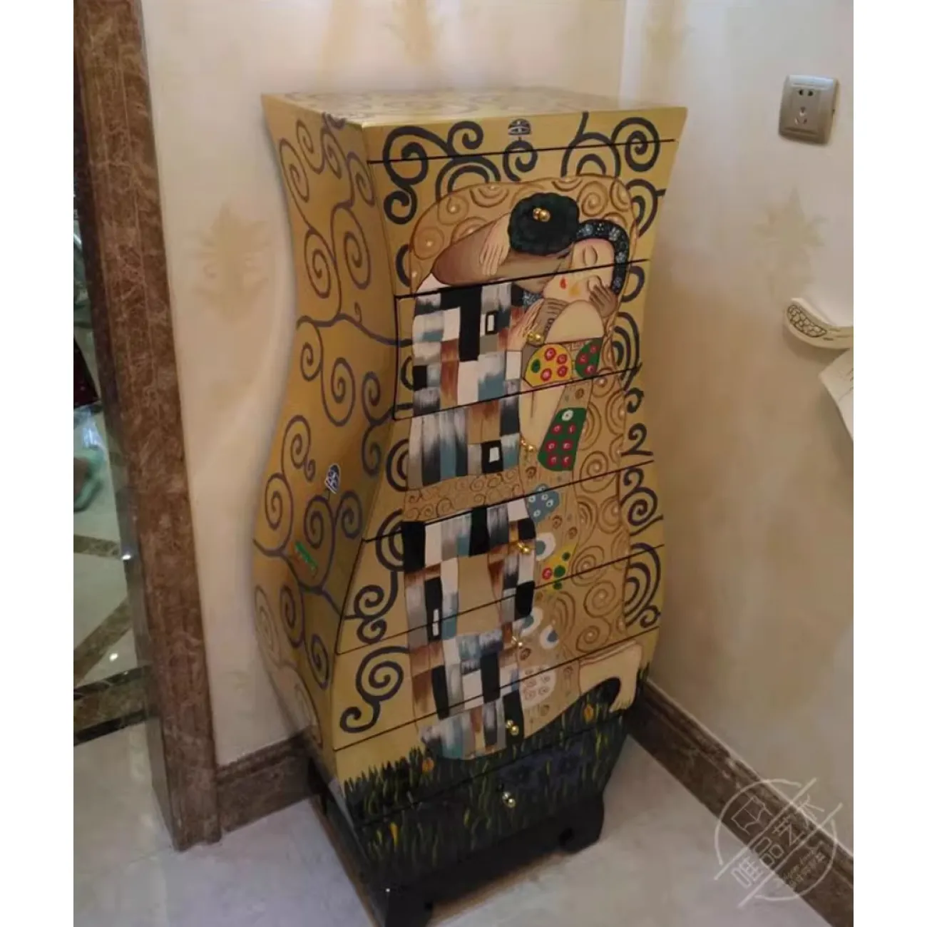 Роскошный шкаф для хранения из массива дерева Creative Life 35964-29 Роскошный шкаф для хранения из массива дерева Creative Life 35964-29