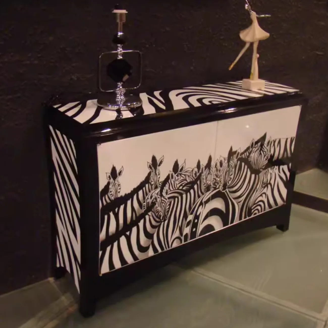 Роскошный расписной шкаф Creative Life 35968-29