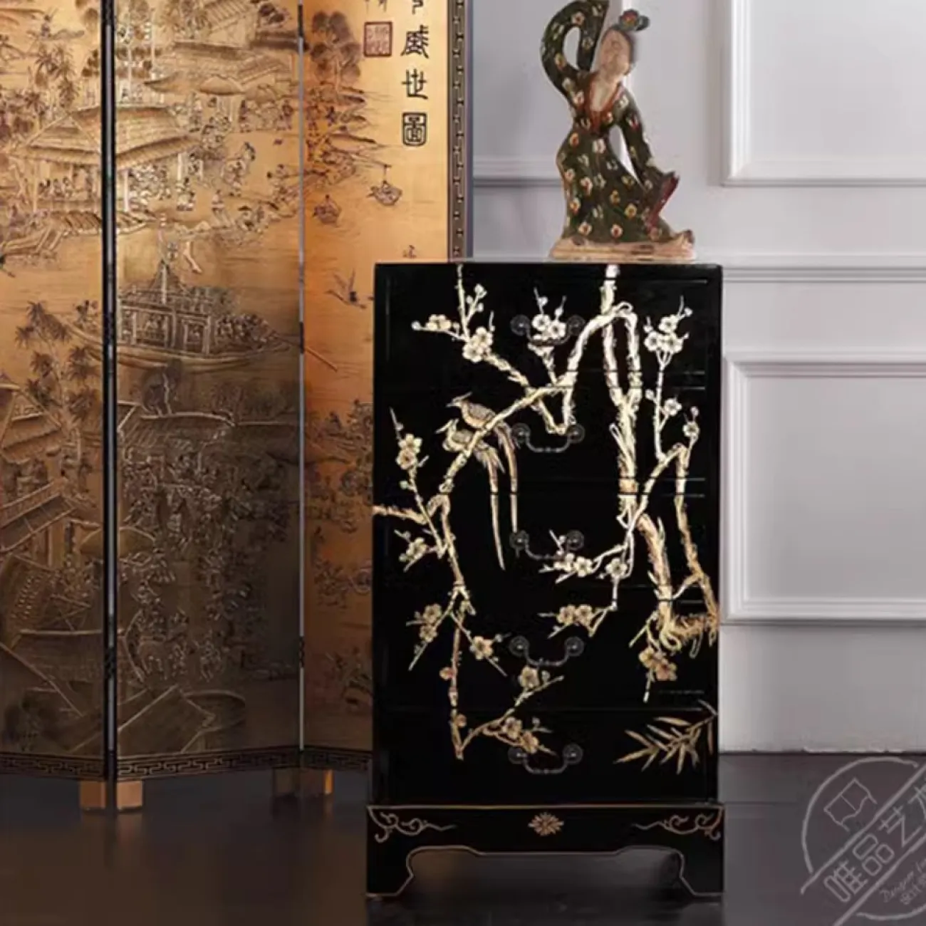 Китайский ретро-комод с черной росписью Creative Life 35976-29 Китайский ретро-комод с черной росписью Creative Life 35976-29
