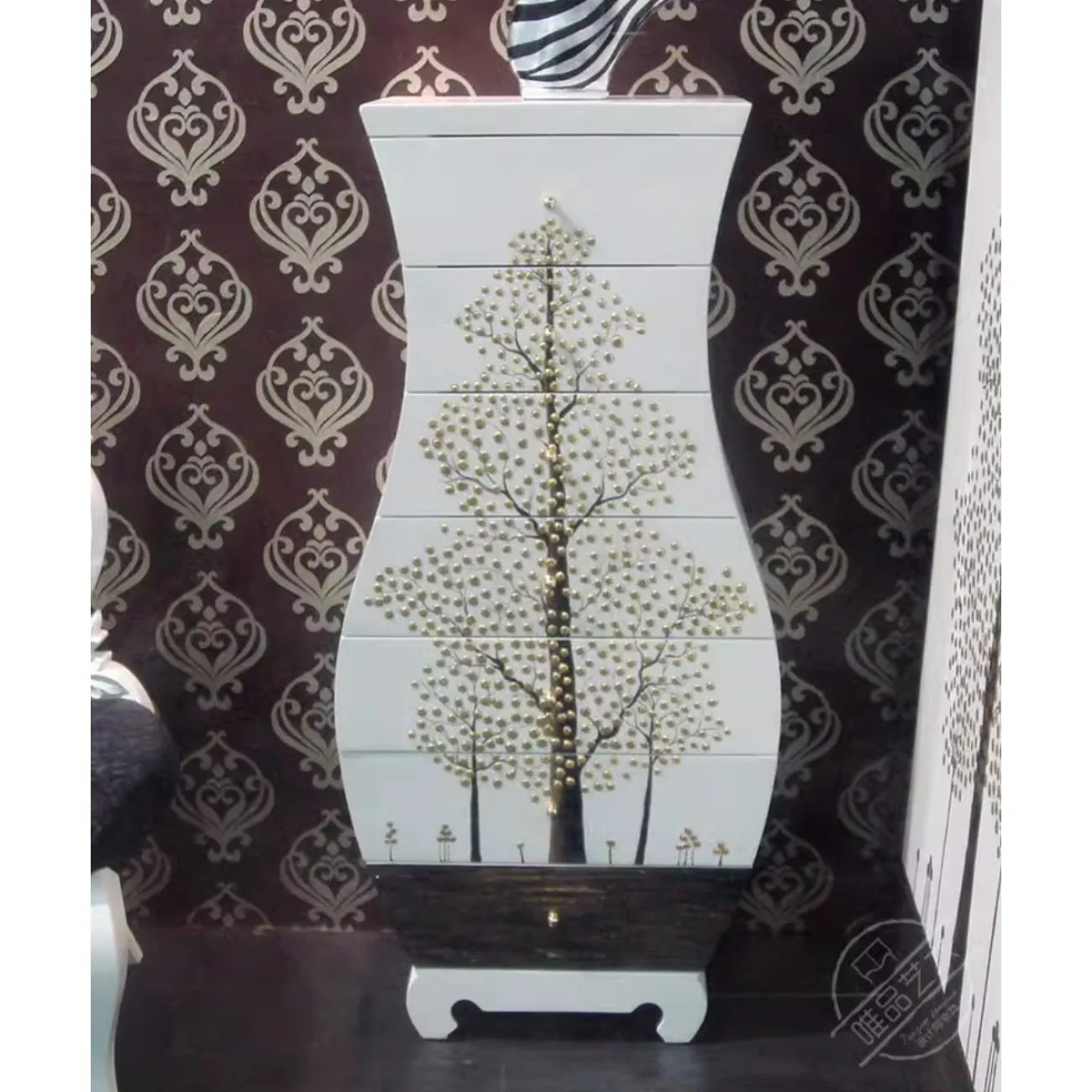 Роскошный расписной шкаф из массива дерева Creative Life 35982-29