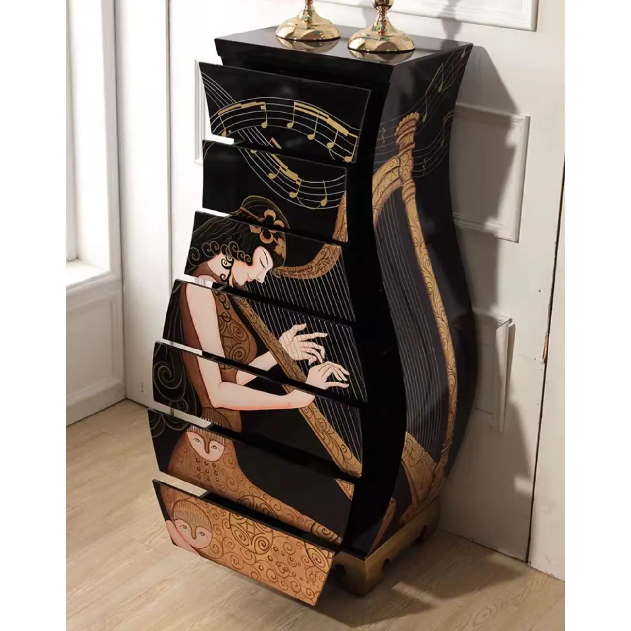 Роскошный расписной шкаф из массива дерева Creative Life 35982-29