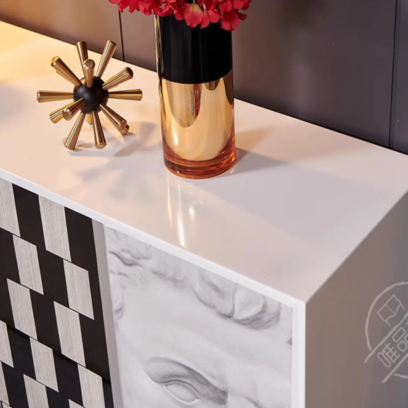 Расписной шкаф-сервант из массива дерева Creative Life 36011-29 Расписной шкаф-сервант из массива дерева Creative Life 36011-29