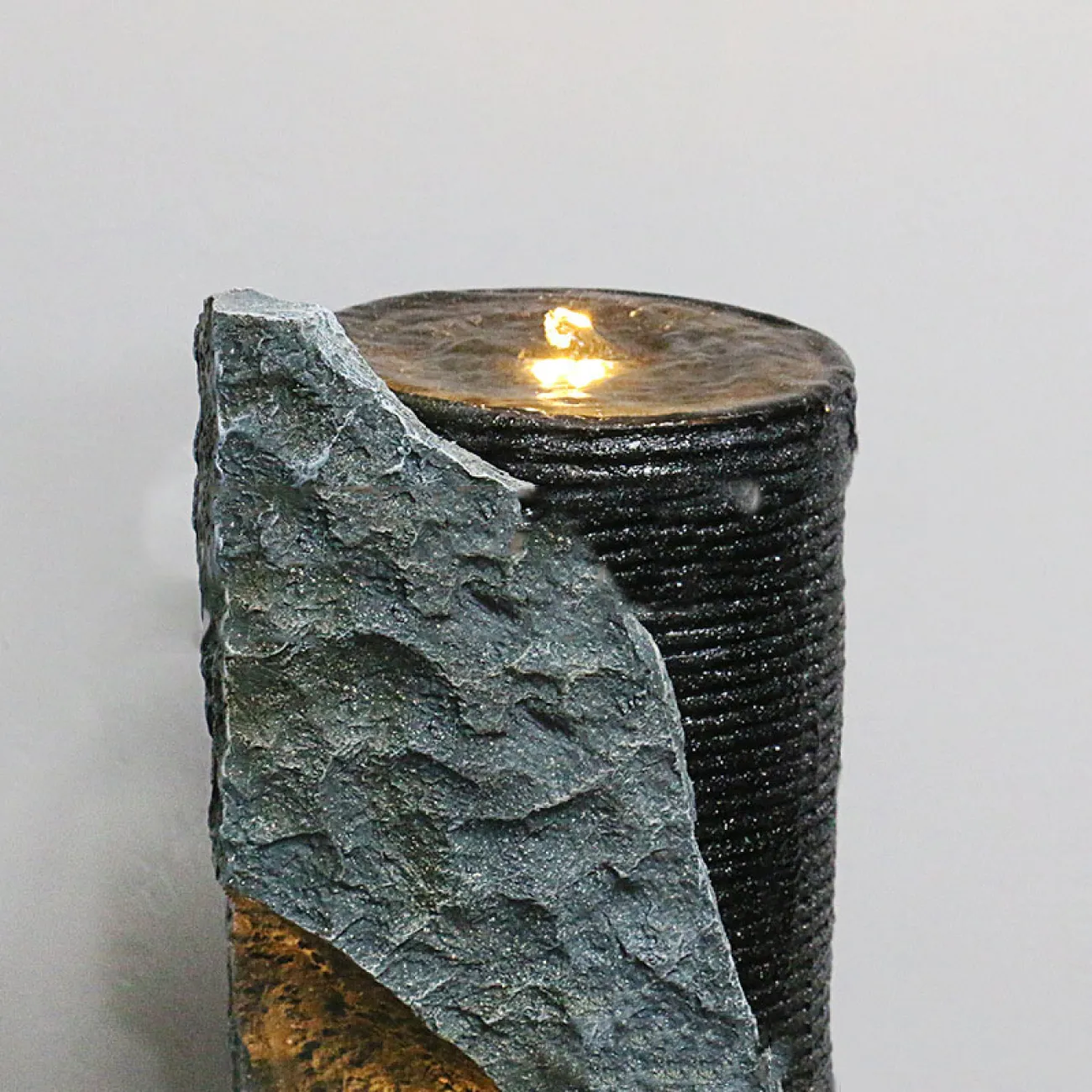 Легкий роскошный современный уникальный мини фонтан DK20432-23 с удачной посадкой и из струящейся воды в простом и современном стиле Легкий роскошный современный уникальный мини фонтан DK20432-23 с удачной посадкой и из струящейся воды в простом и современном стиле