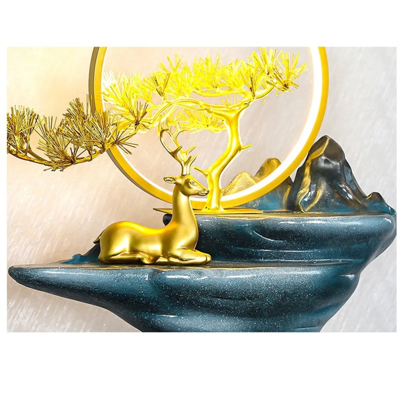 Индивидуальный фонтан с циркулирующей водой в современном и простом стиле