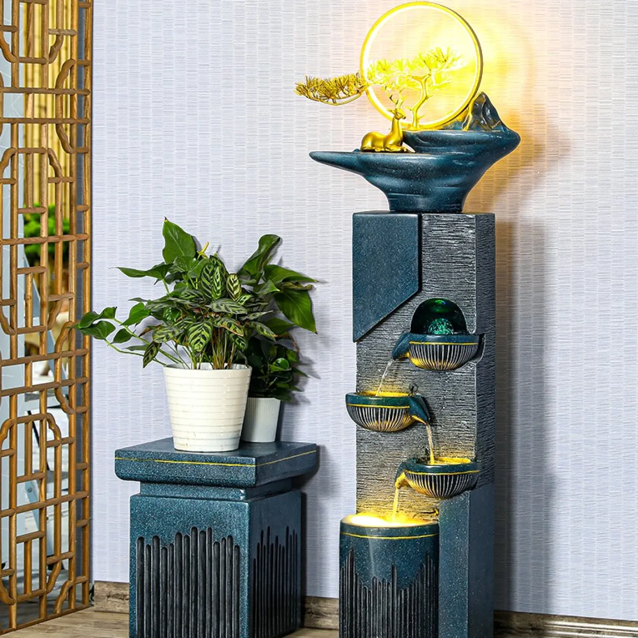 Индивидуальный фонтан с циркулирующей водой в современном и простом стиле