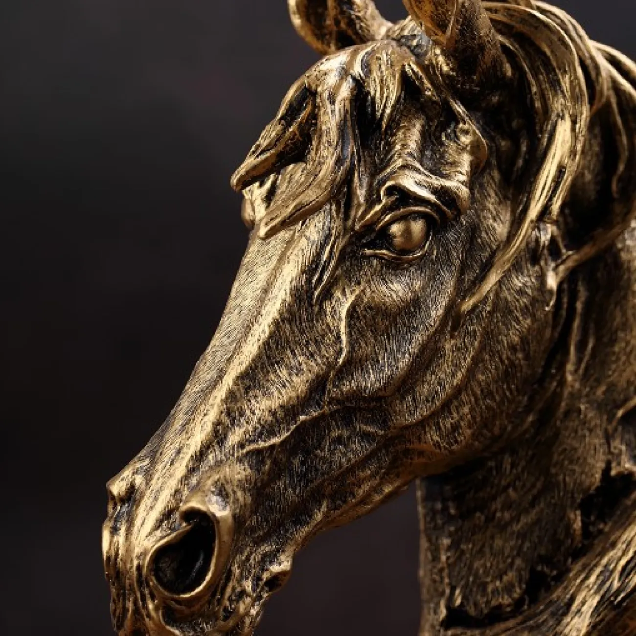 Дизайнерская статуэтка голова лошади в скандинавском стиле Дизайнерская статуэтка голова лошади в скандинавском стиле