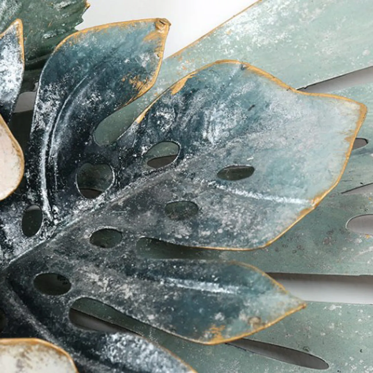 Дизайнерский настенный декор в форме бабочки LaLume DK20418-23 Дизайнерский настенный декор в форме бабочки LaLume DK20418-23