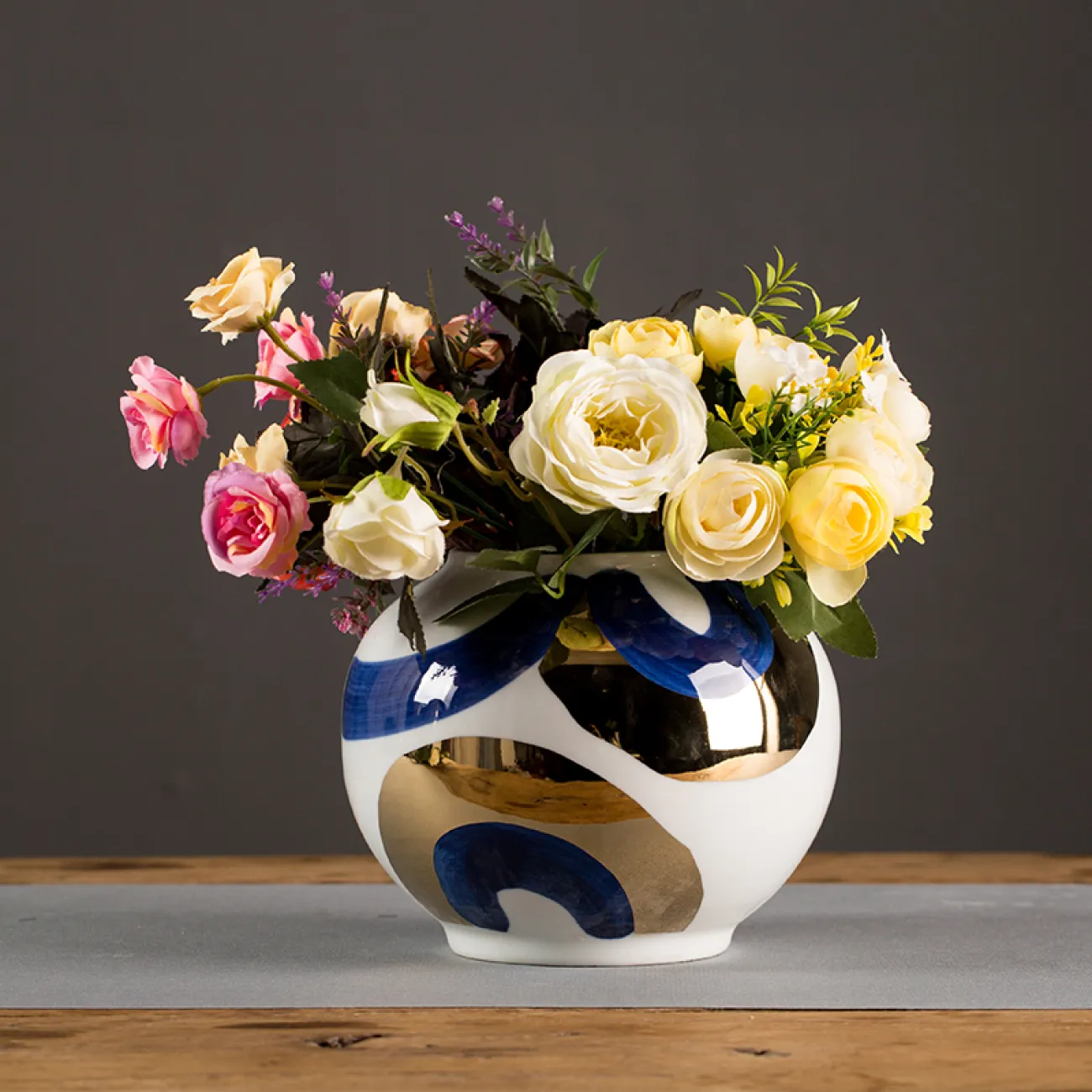 Керамическая ваза для цветов в гостиную LaLume DK20422-23