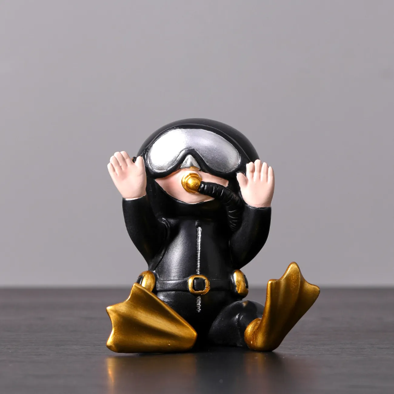 Декоративная статуэтка водолаза в Скандинавском стиле для гостиной LaLume DK20471-23