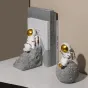 Необычная декоративная статуэтка-подставка космонавта для гостиной LaLume DK20473-23