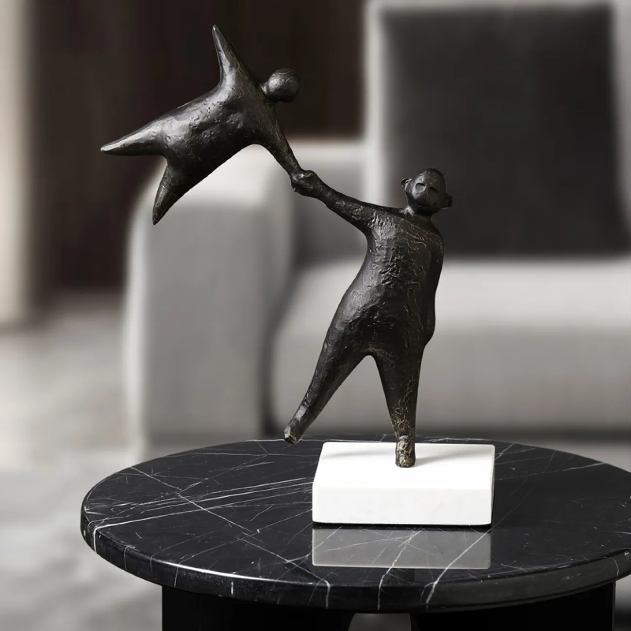 Необычная абстрактная скульптура для гостиной LaLume DK20477-23 Необычная абстрактная скульптура для гостиной LaLume DK20477-23