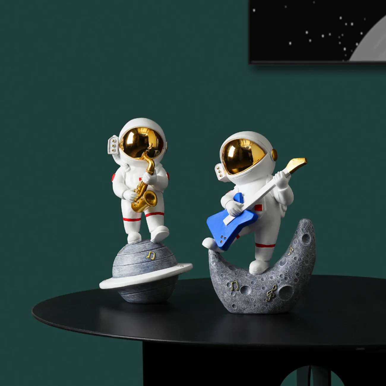 Оригинальная настольная статуэтка космонавта для гостиной в Скандинавском стиле LaLume DK20479-23 Оригинальная настольная статуэтка космонавта для гостиной в Скандинавском стиле LaLume DK20479-23