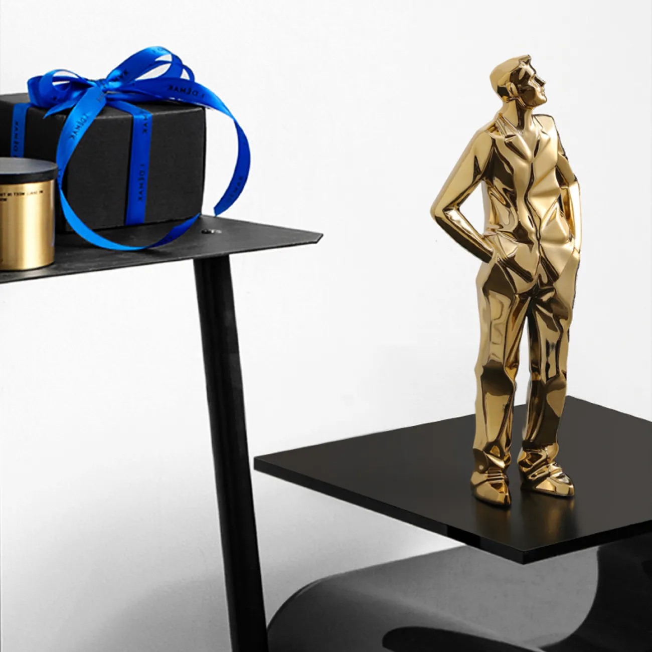 Простая минималистичная абстрактная настольная статуэтка человека для гостиной LaLume DK20490-23