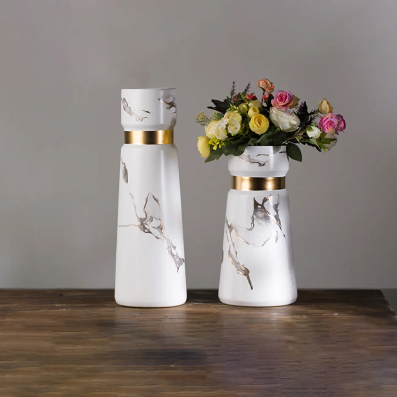 Керамическая ваза с мраморным узором и позолотой для гостиной в Современном стиле LaLume DK20533-23 Керамическая ваза с мраморным узором и позолотой для гостиной в Современном стиле LaLume DK20533-23