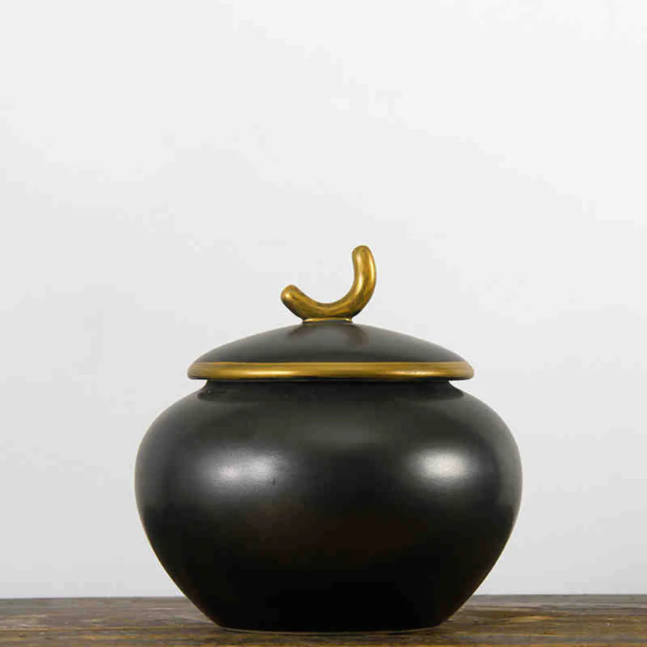 Минималистичная керамическая ваза с крышкой для гостиной в Китайском стиле LaLume DK20535-23