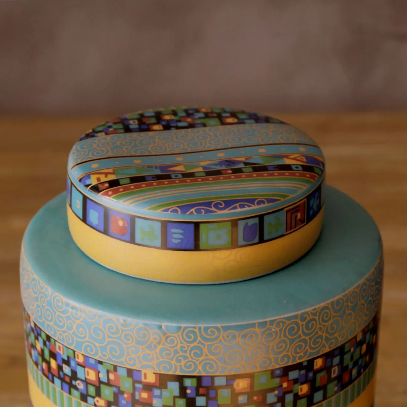 Неоклассическая настольная ваза с крышкой для гостиной LaLume DK20536-23