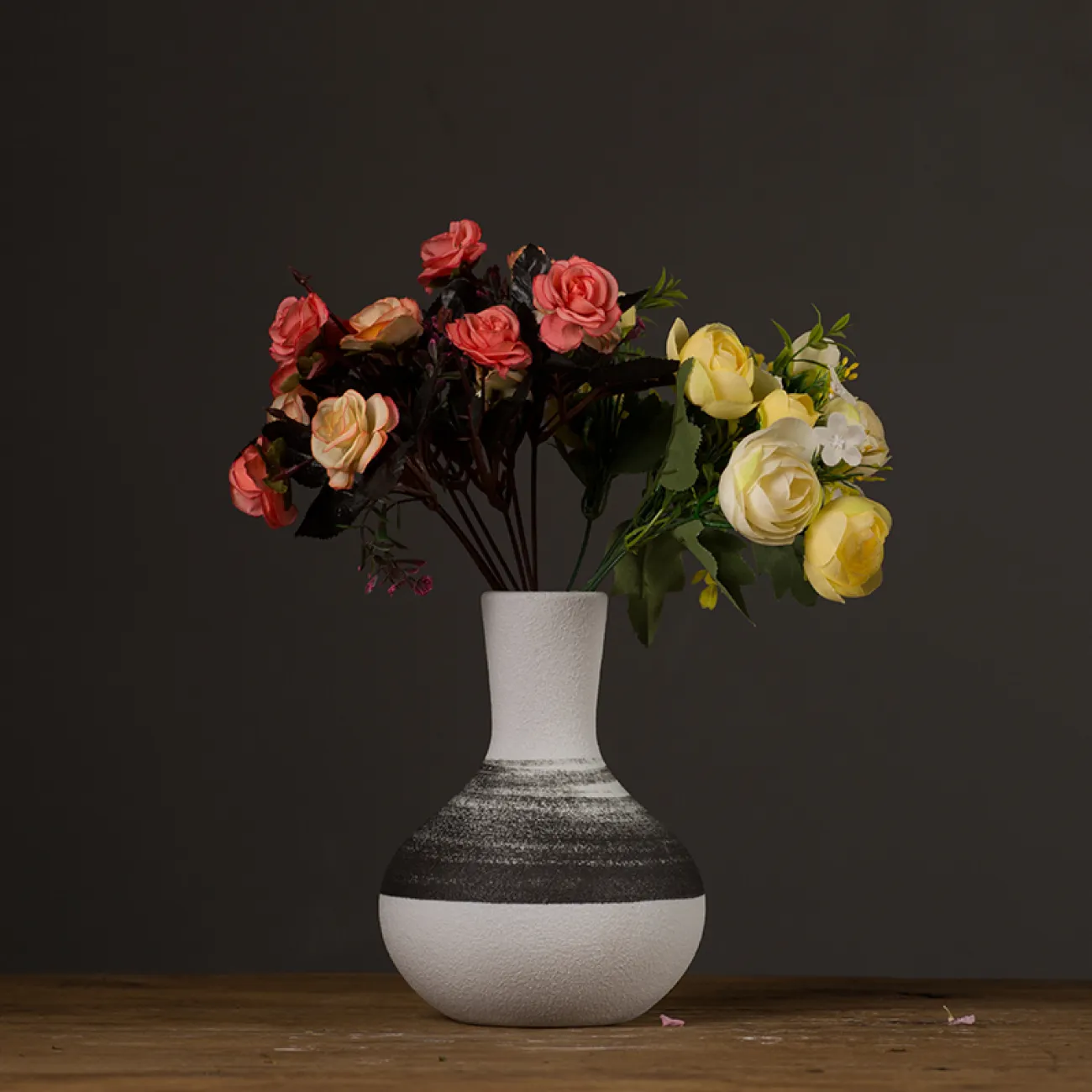 Минималистичная керамическая ваза для гостиной в Современном стиле LaLume DK20561-23 Минималистичная керамическая ваза для гостиной в Современном стиле LaLume DK20561-23