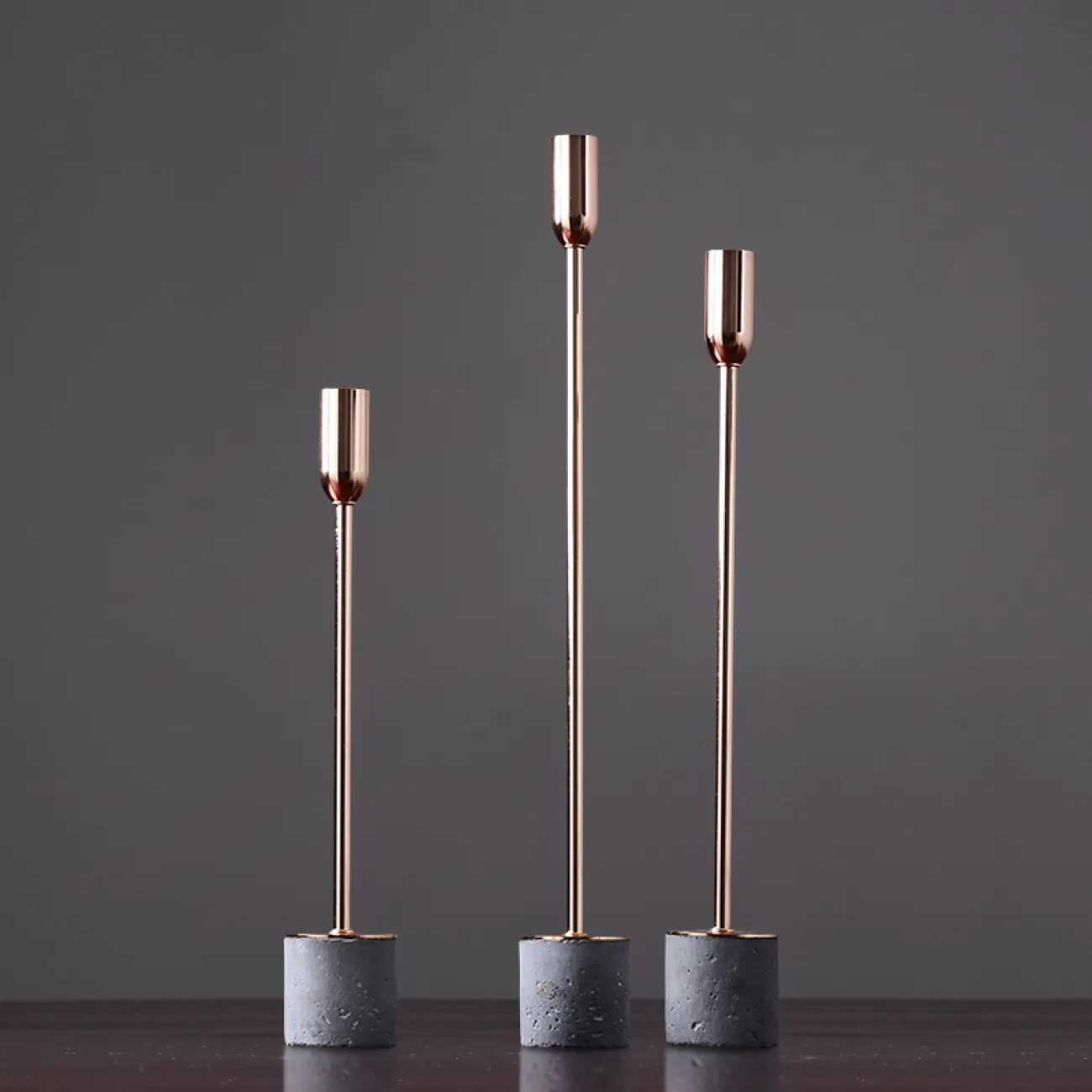 Необычный металлический подсвечник для гостиной в Скандинавском стиле LaLume DK20577-23 Необычный металлический подсвечник для гостиной в Скандинавском стиле LaLume DK20577-23