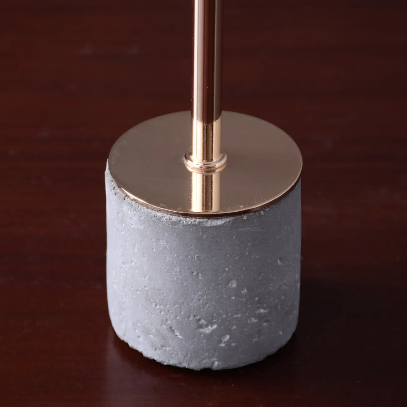 Необычный металлический подсвечник для гостиной в Скандинавском стиле LaLume DK20577-23 Необычный металлический подсвечник для гостиной в Скандинавском стиле LaLume DK20577-23