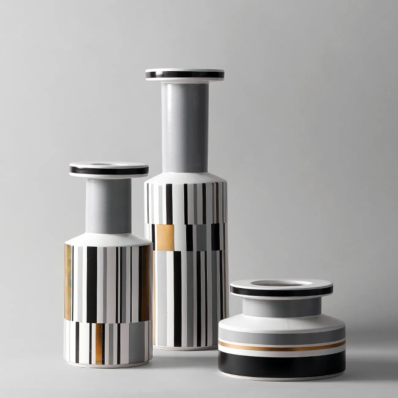 Минималистичная абстрактная керамическая ваза для гостиной в Современном стиле LaLume DK20578-23