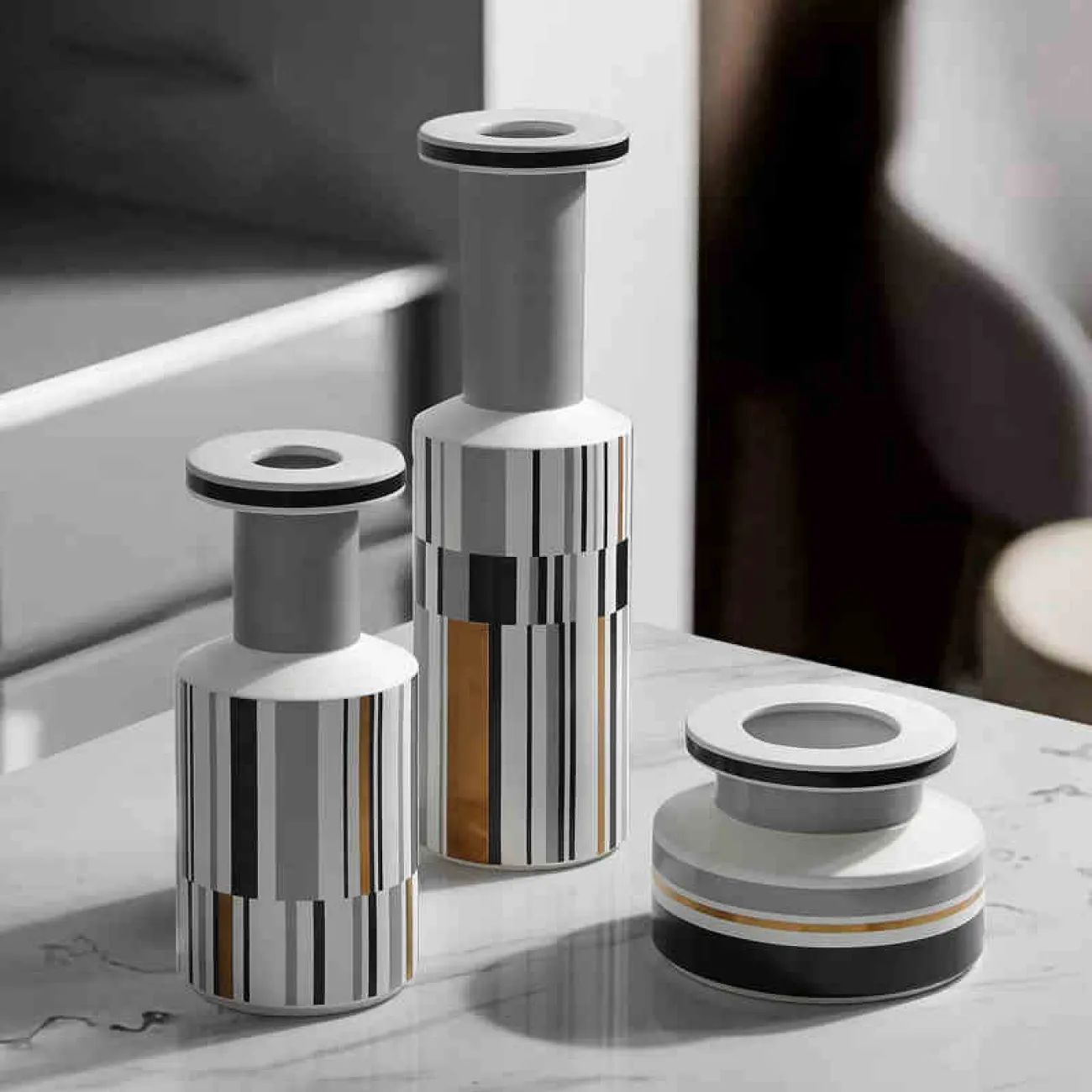 Минималистичная абстрактная керамическая ваза для гостиной в Современном стиле LaLume DK20578-23