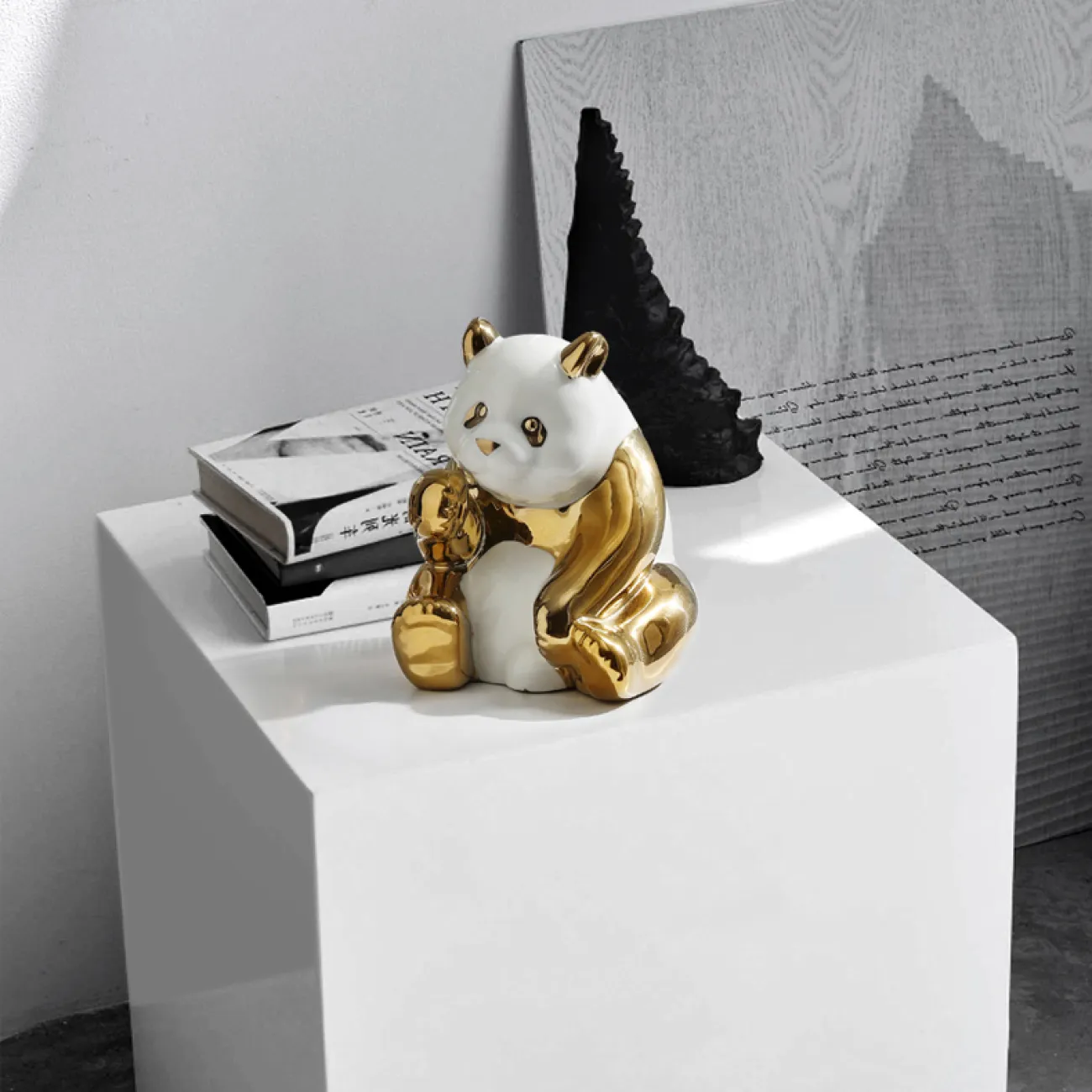 Минималистичная керамическая статуэтка панды для гостиной в Современном стиле LaLume DK20588-23 Минималистичная керамическая статуэтка панды для гостиной в Современном стиле LaLume DK20588-23