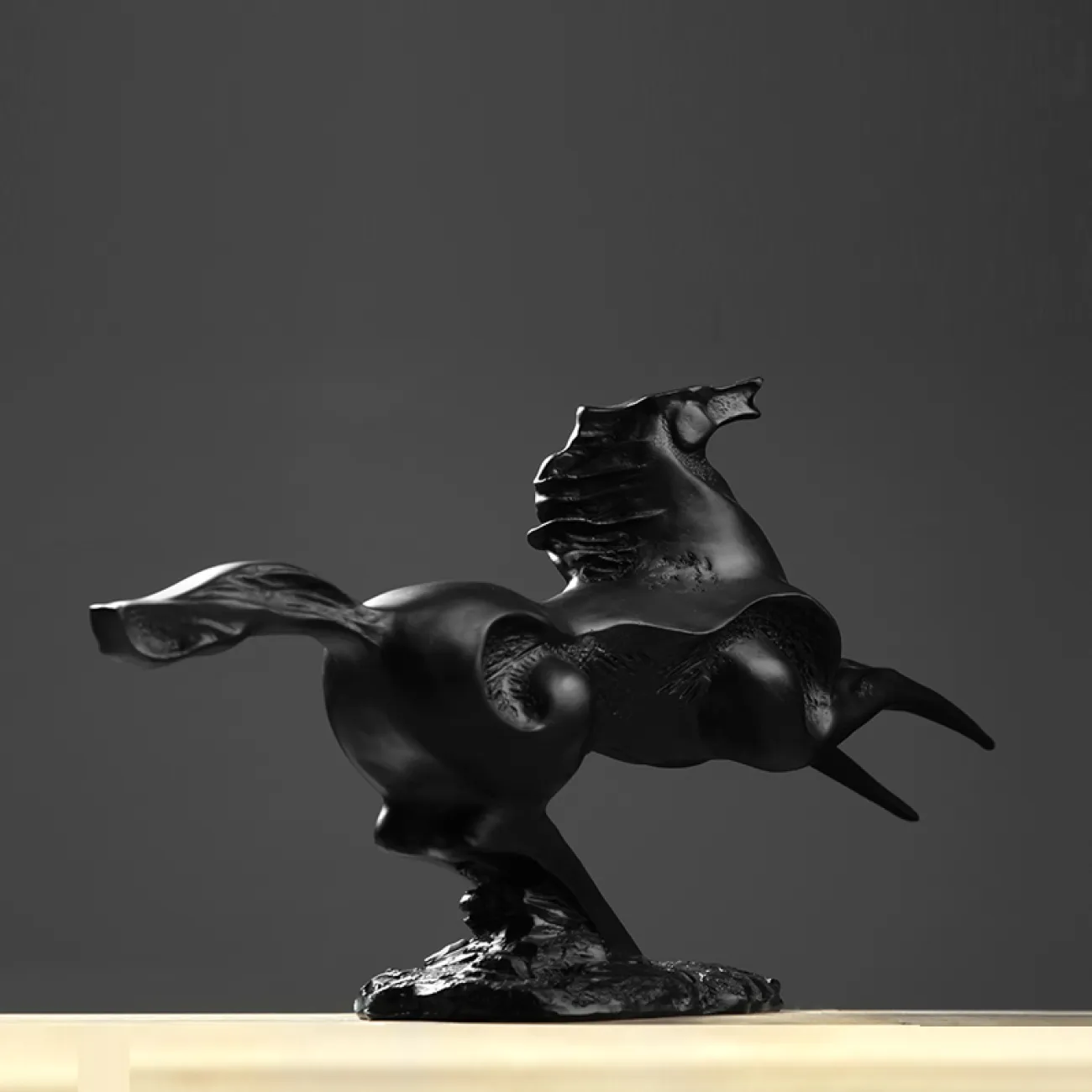 Креативная статуэтка лошади для гостиной в Скандинавском стиле LaLume DK20668-23