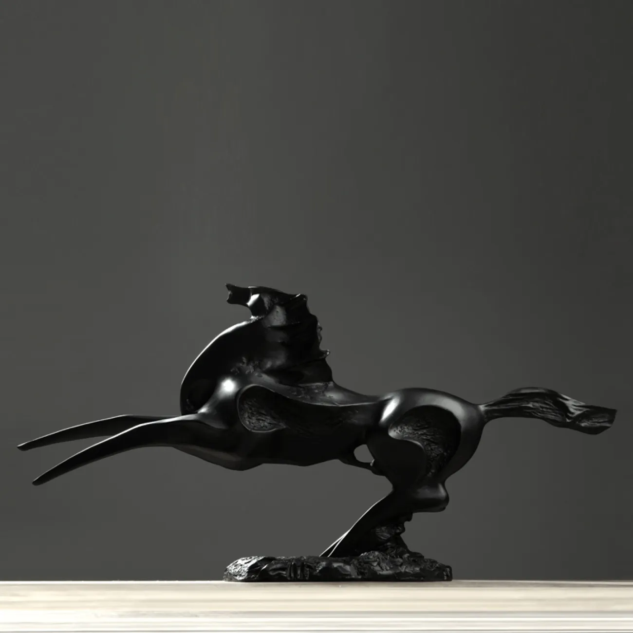 Креативная статуэтка лошади для гостиной в Скандинавском стиле LaLume DK20668-23