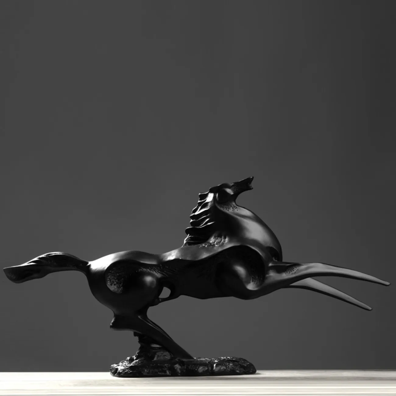 Креативная статуэтка лошади для гостиной в Скандинавском стиле LaLume DK20668-23