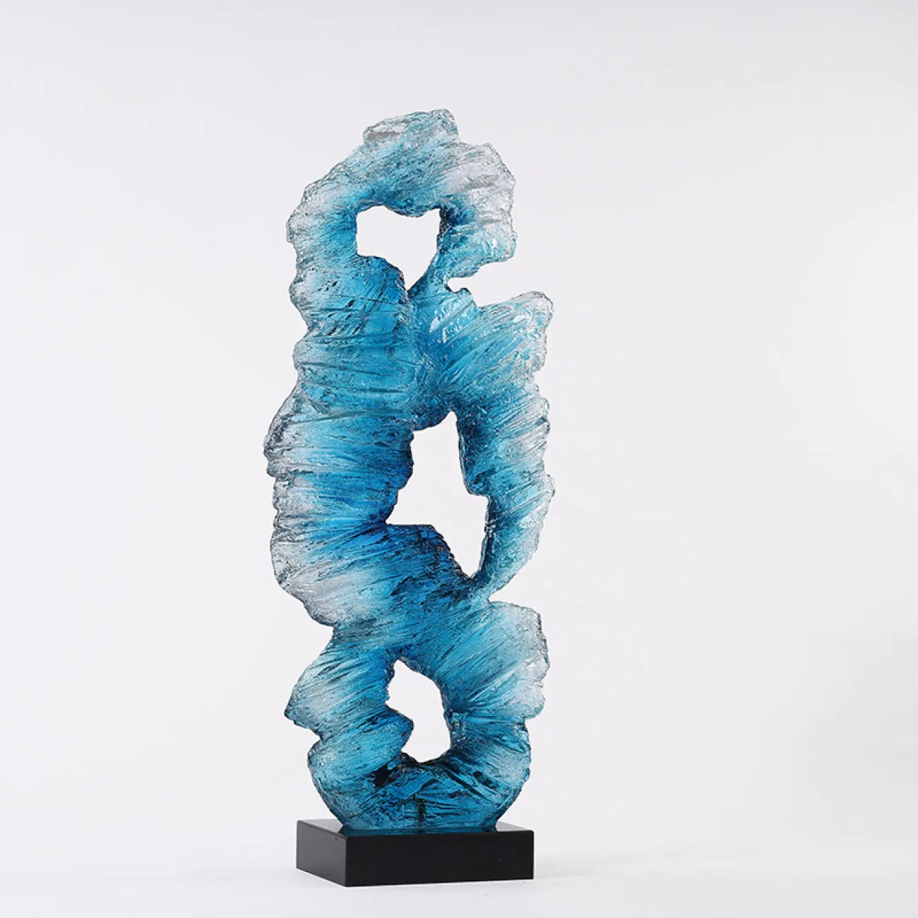 Абстрактная скульптура в форме кристалла для гостиной в Современном стиле LaLume DK20791-23 Абстрактная скульптура в форме кристалла для гостиной в Современном стиле LaLume DK20791-23