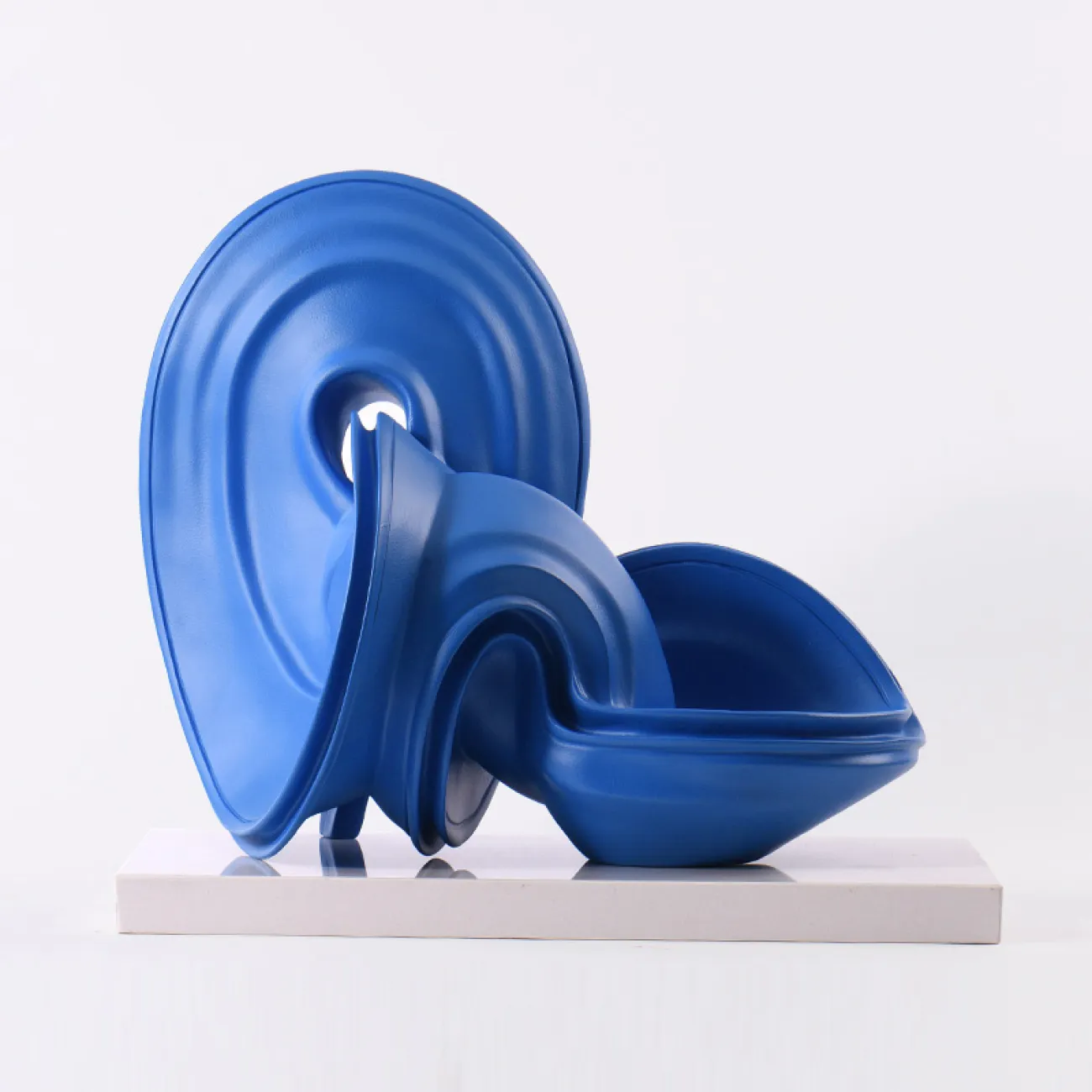 Дизайнерская абстрактная скульптура для гостиной в Современном стиле LaLume DK20876-23 Дизайнерская абстрактная скульптура для гостиной в Современном стиле LaLume DK20876-23