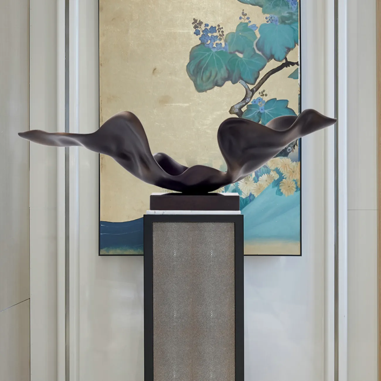 Необычная геометрическая скульптура для гостиной в Современном стиле LaLume DK21000-23