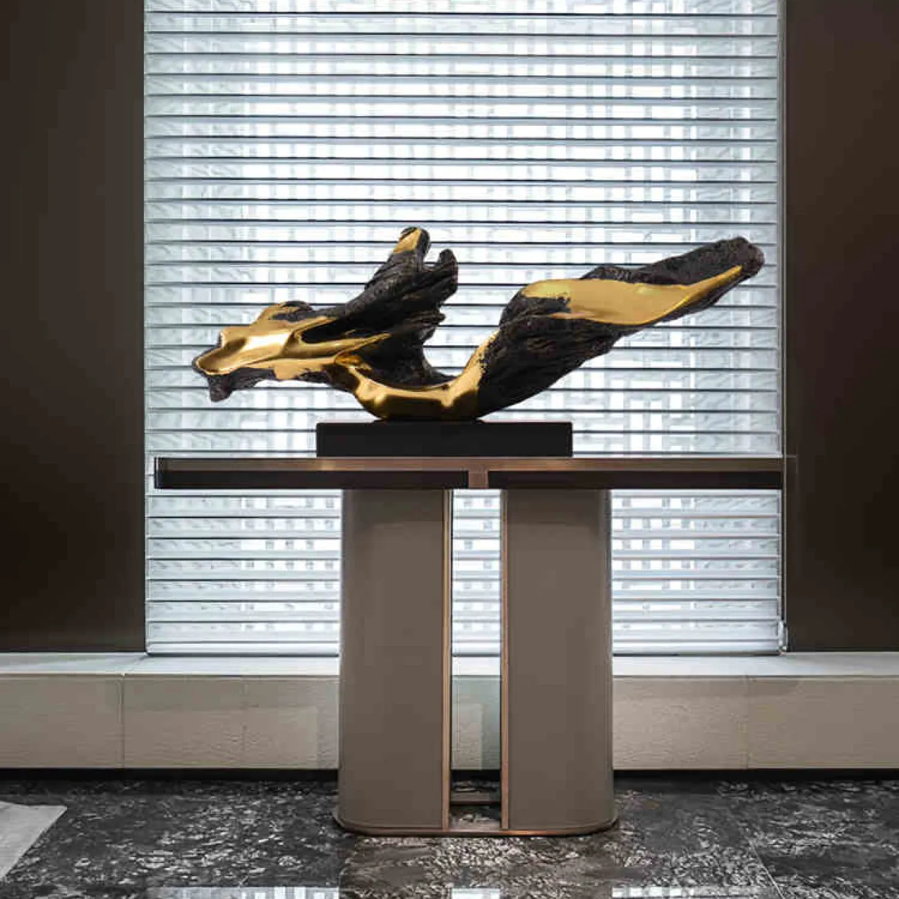 Необычная геометрическая скульптура для гостиной в Современном стиле LaLume DK21000-23