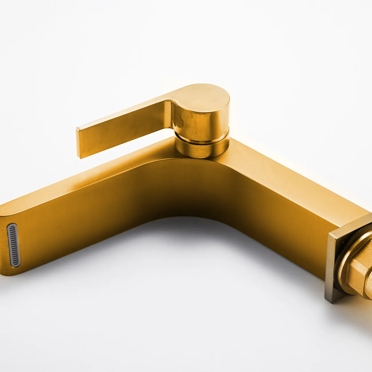 Водопадный латунный смеситель для умывальника в Современном стиле LaLume MB21095-23 Водопадный латунный смеситель для умывальника в Современном стиле LaLume MB21095-23