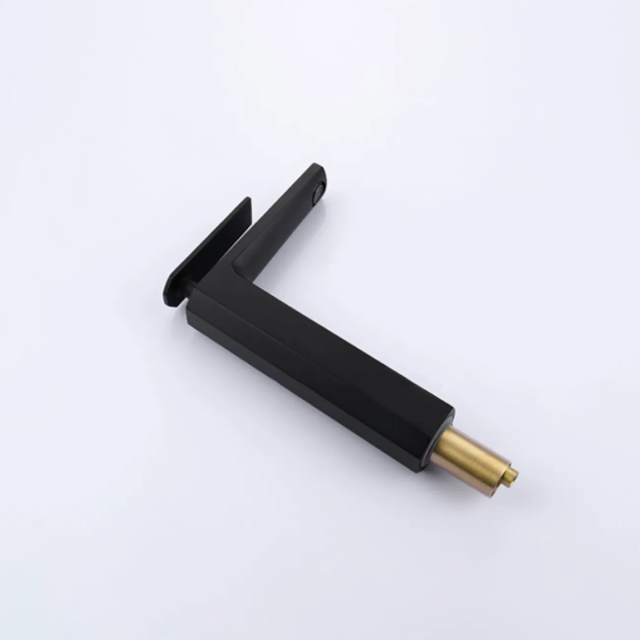 Роскошный латунный смеситель для умывальника в Современном стиле LaLume MB21100-23 Роскошный латунный смеситель для умывальника в Современном стиле LaLume MB21100-23