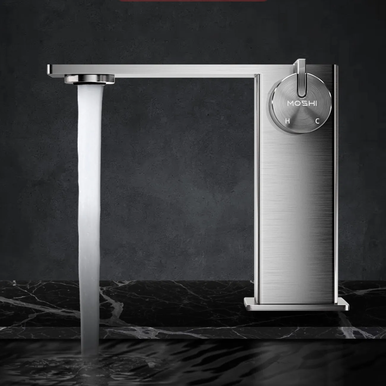 Стильный латунный смеситель для умывальника в Современном стиле LaLume MB21104-23