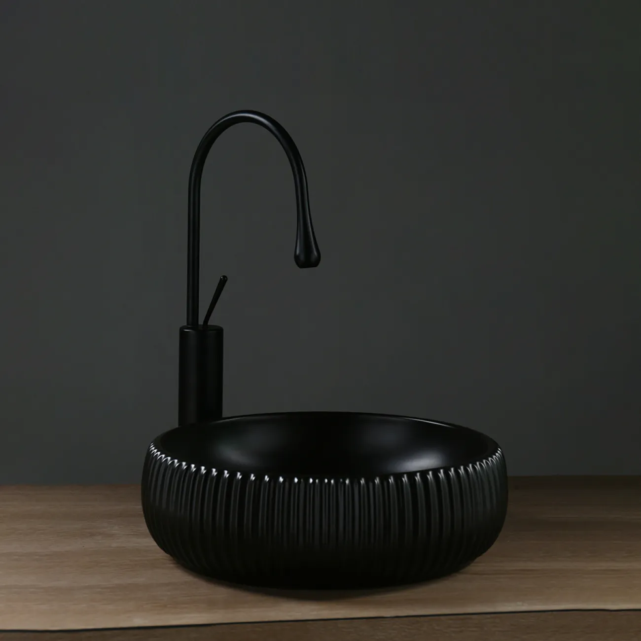 Минималистичный настольный керамический умывальник для ванной в Современном стиле LaLume MB21105-23