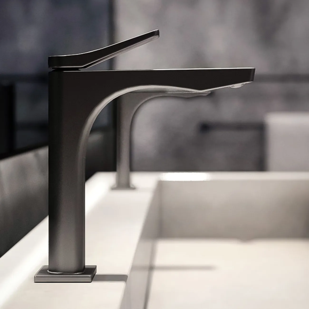 Минималистичный низкий латунный смеситель для умывальника в Современном стиле LaLume MB21121-23 Минималистичный низкий латунный смеситель для умывальника в Современном стиле LaLume MB21121-23