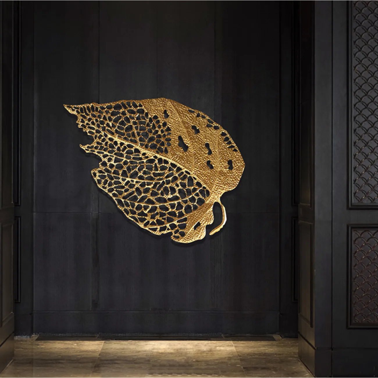 Дизайнерский настенный декор в форме листа LaLume DK20408-23