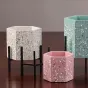 Цветочный горшок из цемента на железных ножках Ambre