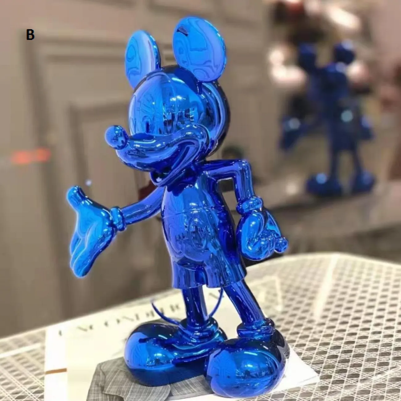 Мультяшная скульптура из смолы ручной работы Mickey