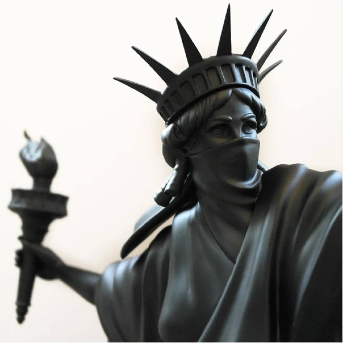 Настольное украшение из смолы Статуя Свободы Настольное украшение из смолы Статуя Свободы